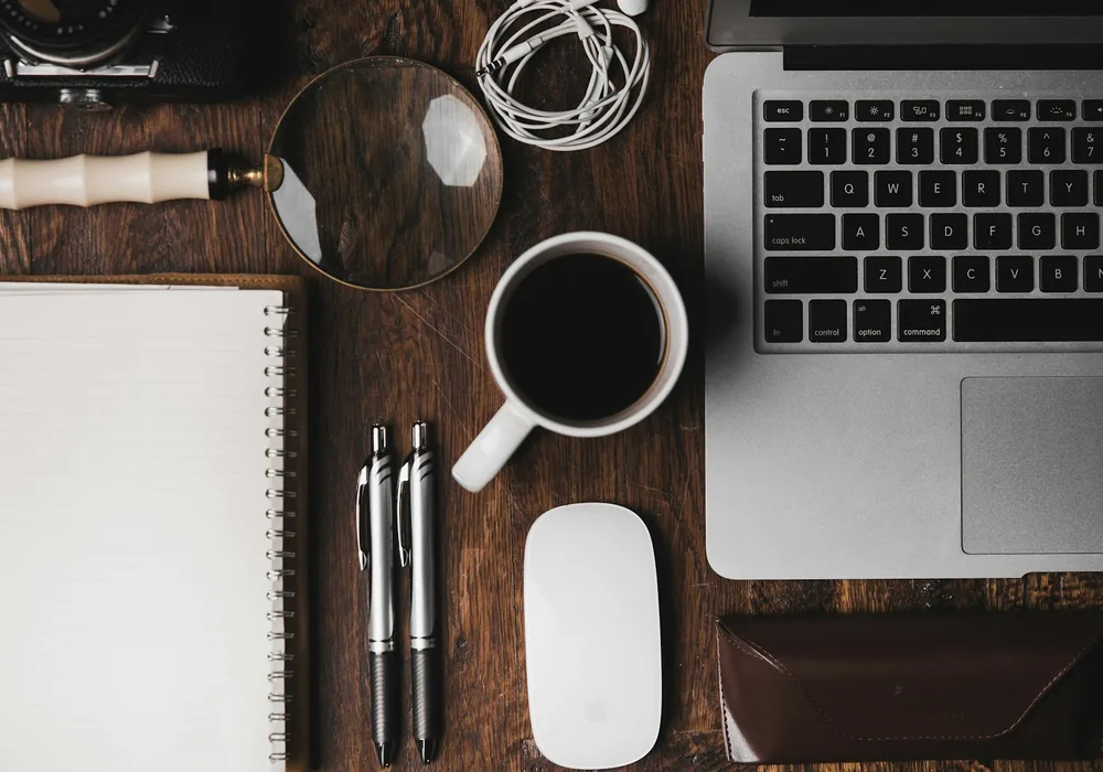 Carnet et stylo, bilans psychologiques circonstanciés